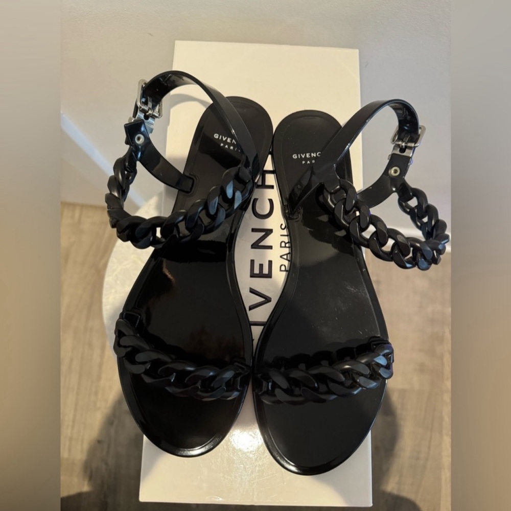 Authentic Givenchy Jelly Sandals. Nwt tags on box and dust bag. Euro size 39 / 8